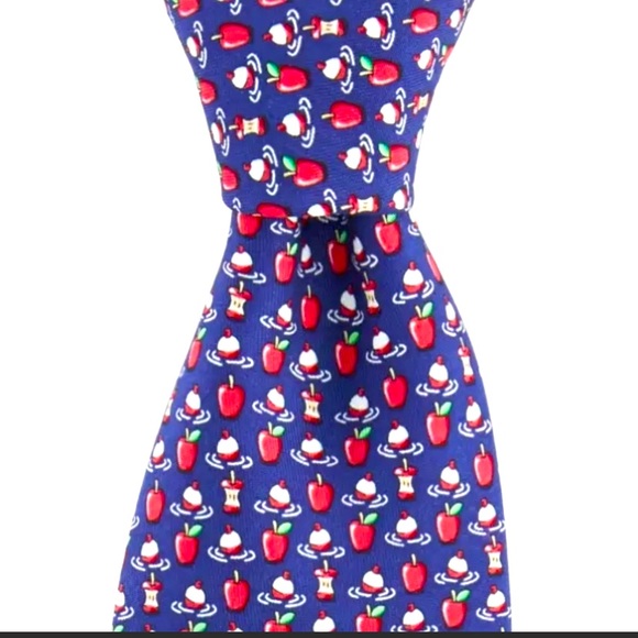 Vineyard Vines Other - VINEYARD VINES Bobbing for Apples Tie, NWT 🍎
